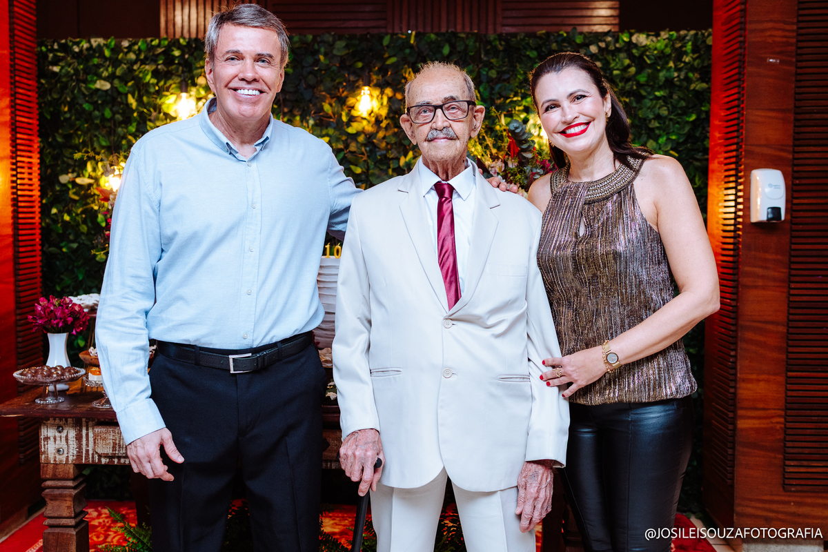 Aniversário de 100 anos no Restaurante Buzin