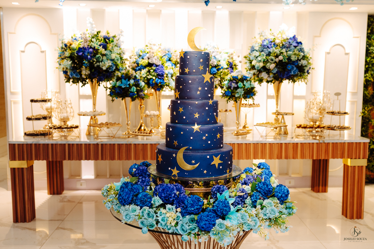 Decoração da festa de 15 anos da Mariah na Casa de Festas Elite, no Rio de Janeiro, registrada pela Josilei Souza Fotografia.