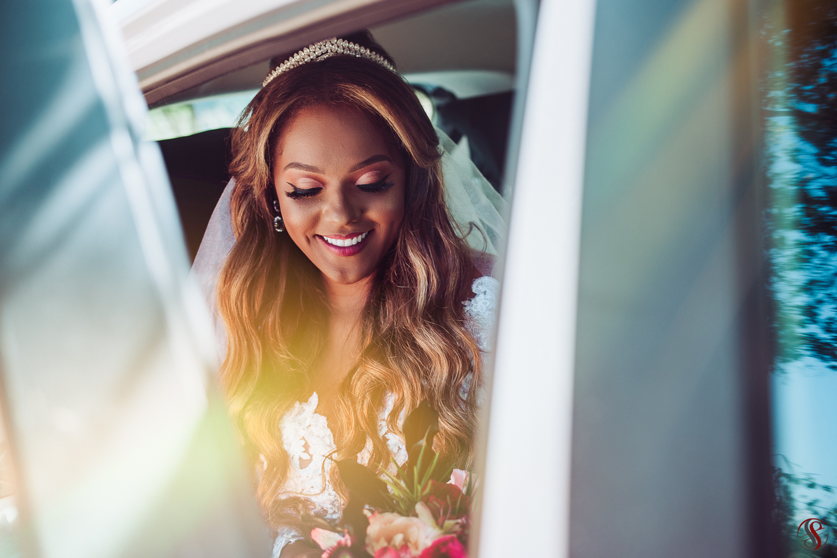 Noiva no carro Fazenda da Conceição, na estrada Natividade