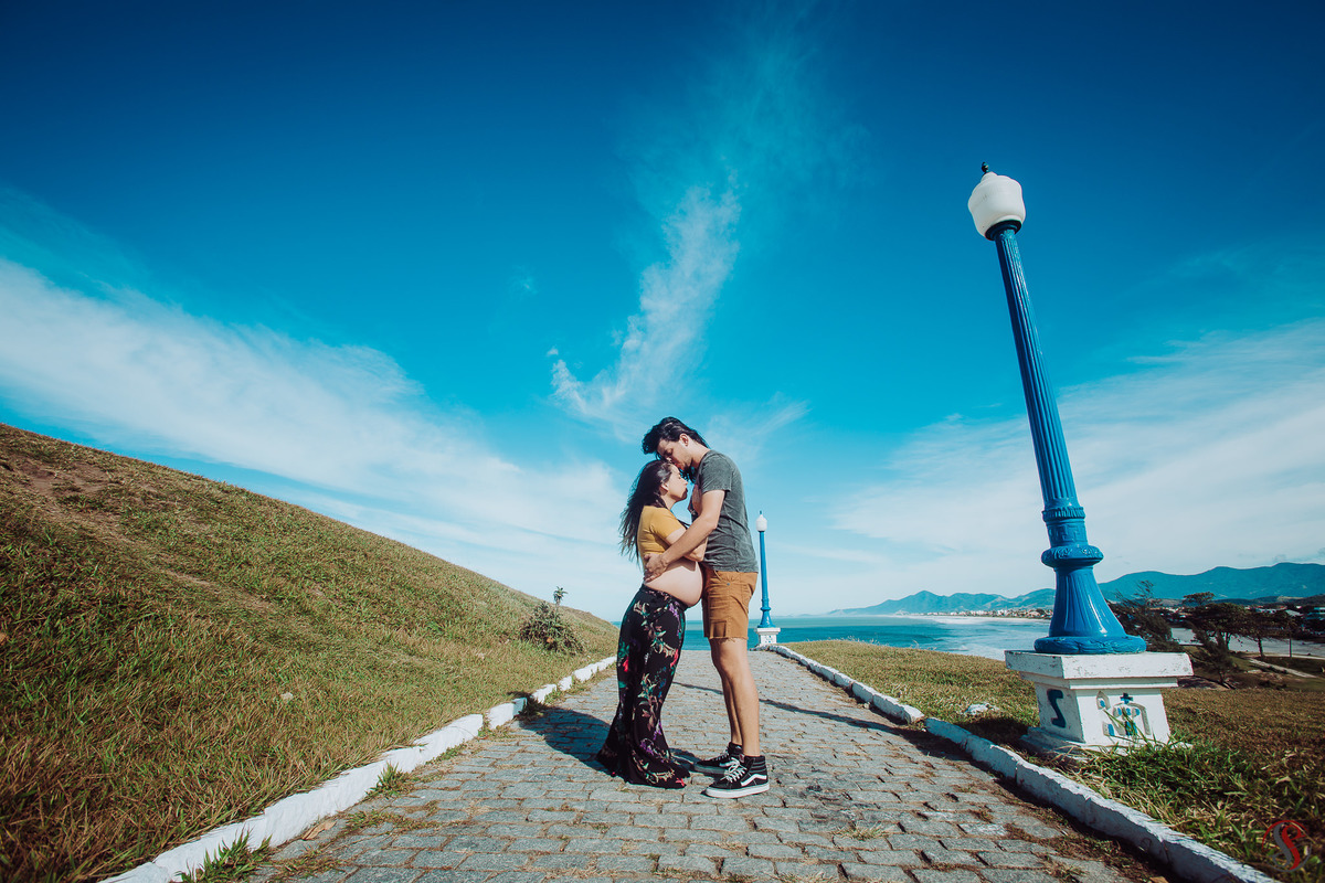 Ensaio de Gestante na Igreja Nossa Senhora de Nazareth em Saquarema