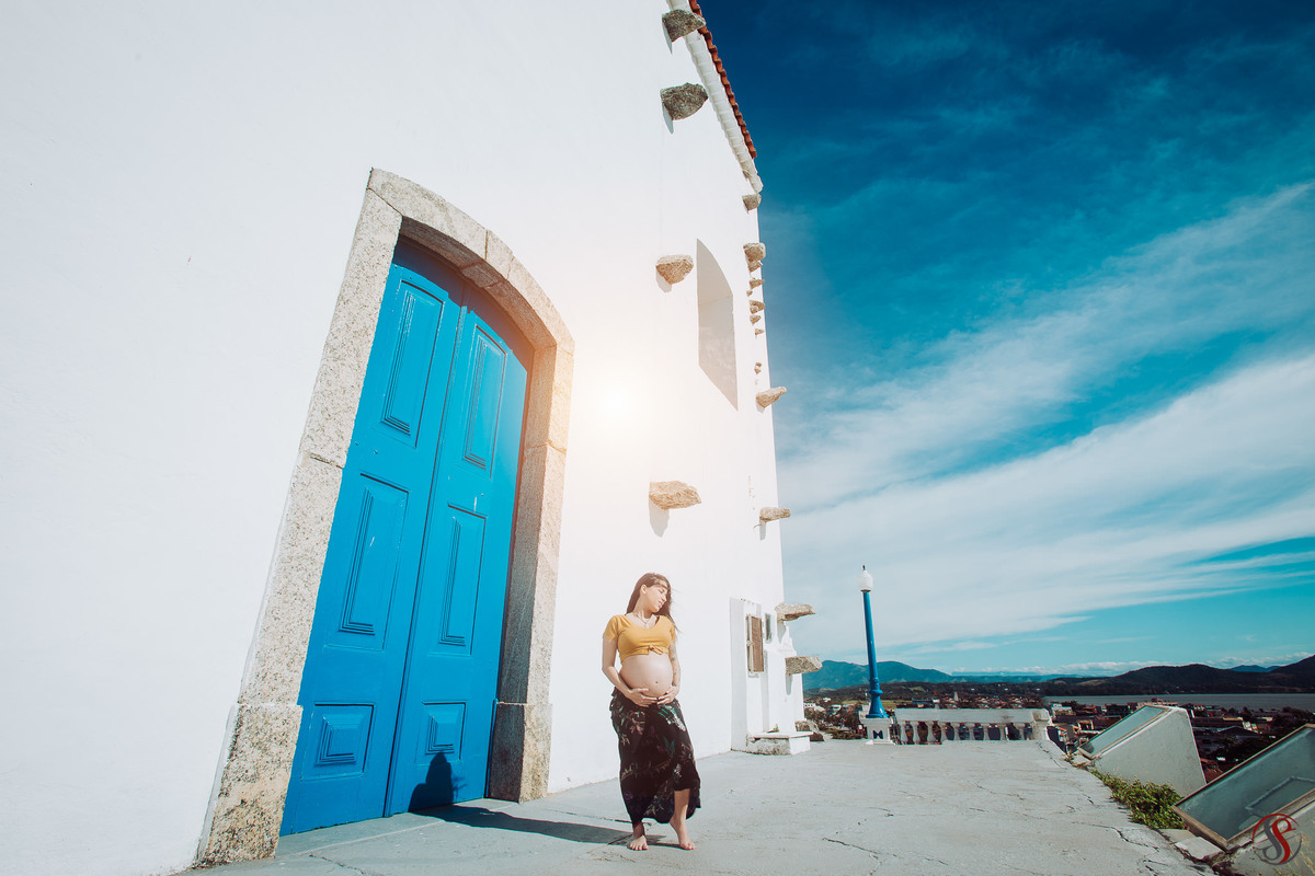 Ensaio de Gestante na Igreja Nossa Senhora de Nazareth em Saquarema