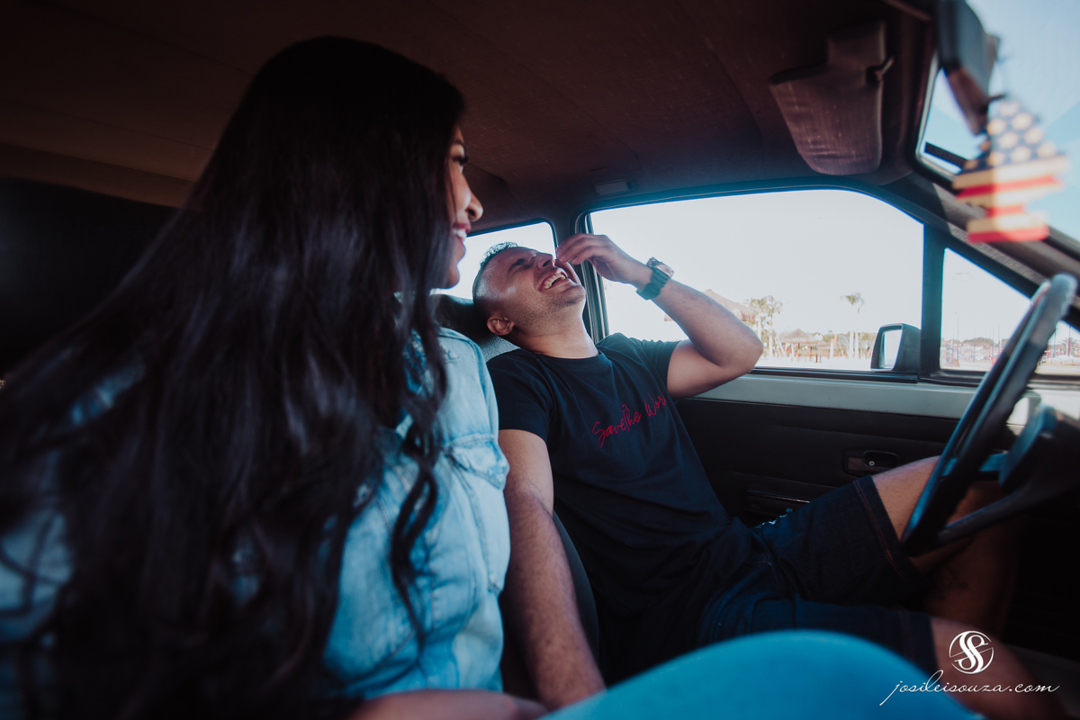 Ensaio de Casal com Carro