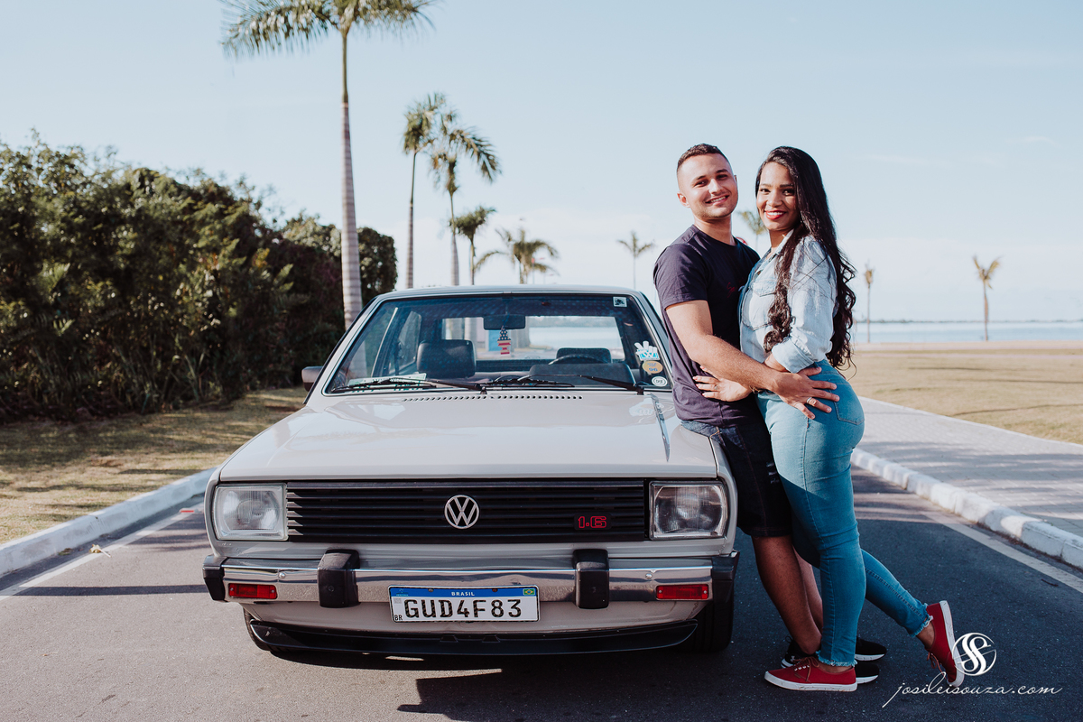 Ensaio de Casal com Carro