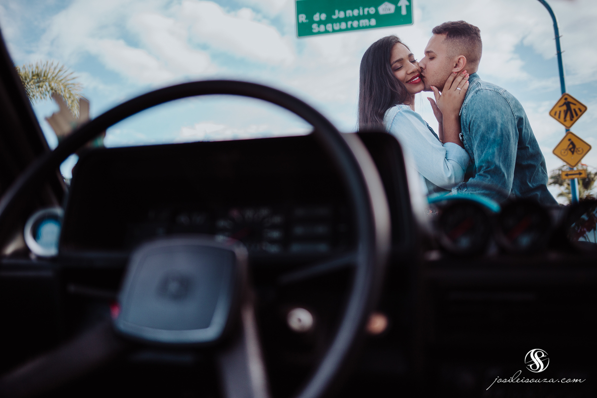 Ensaio de Casal com Carro