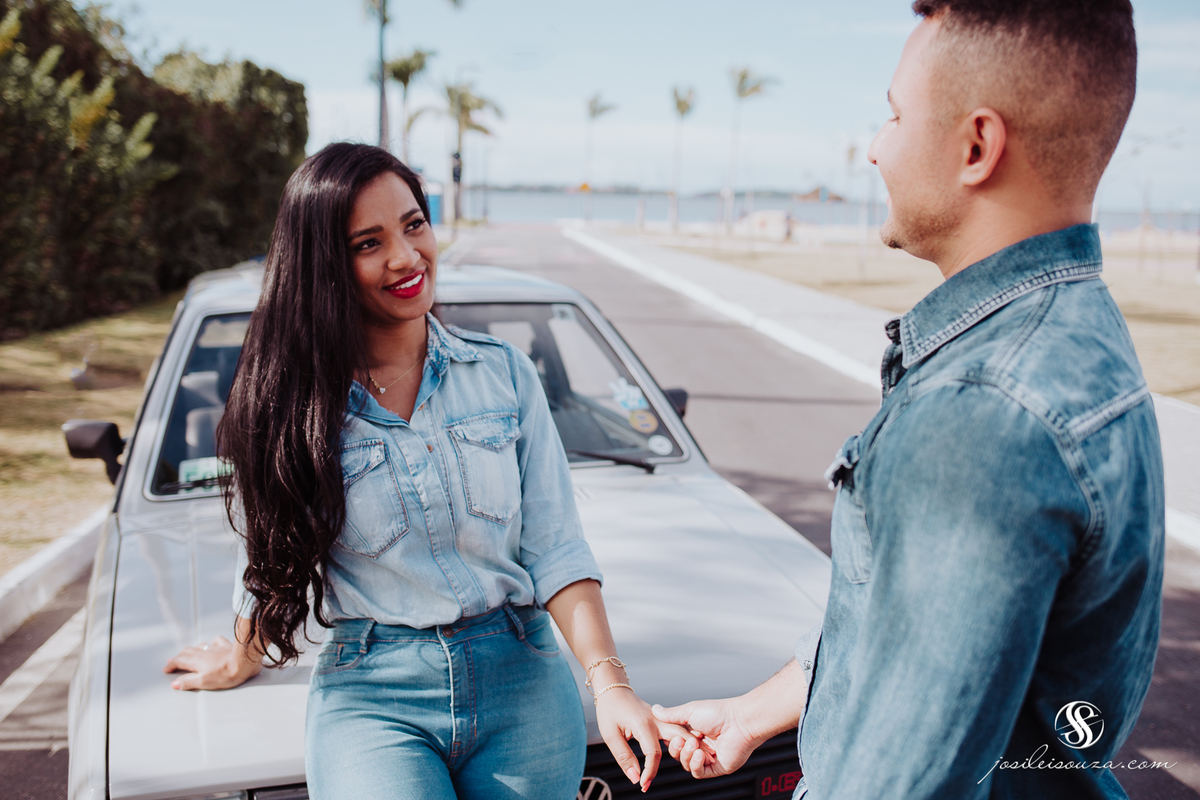 Ensaio de Casal com Carro