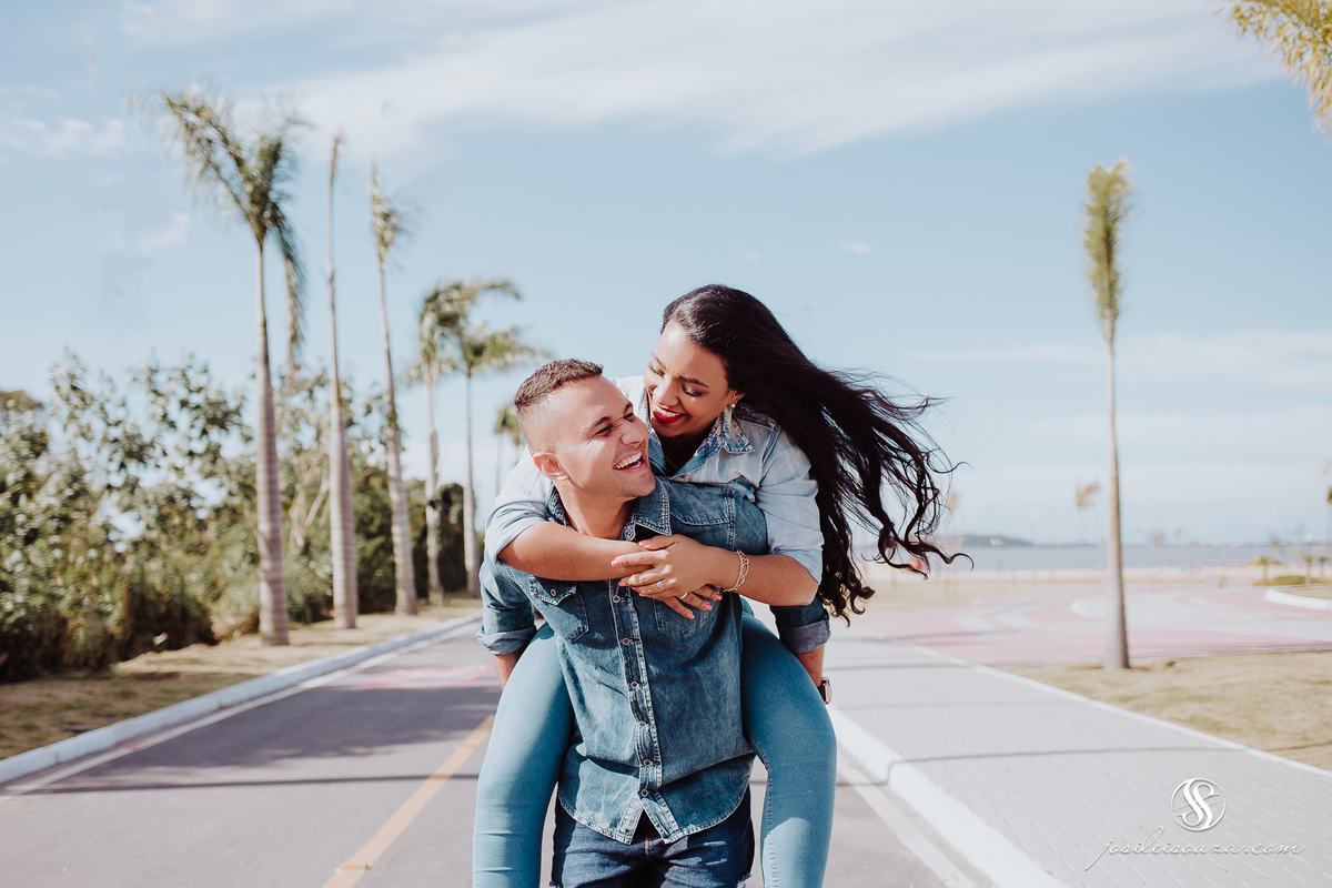 Ensaio de Casal com Carro