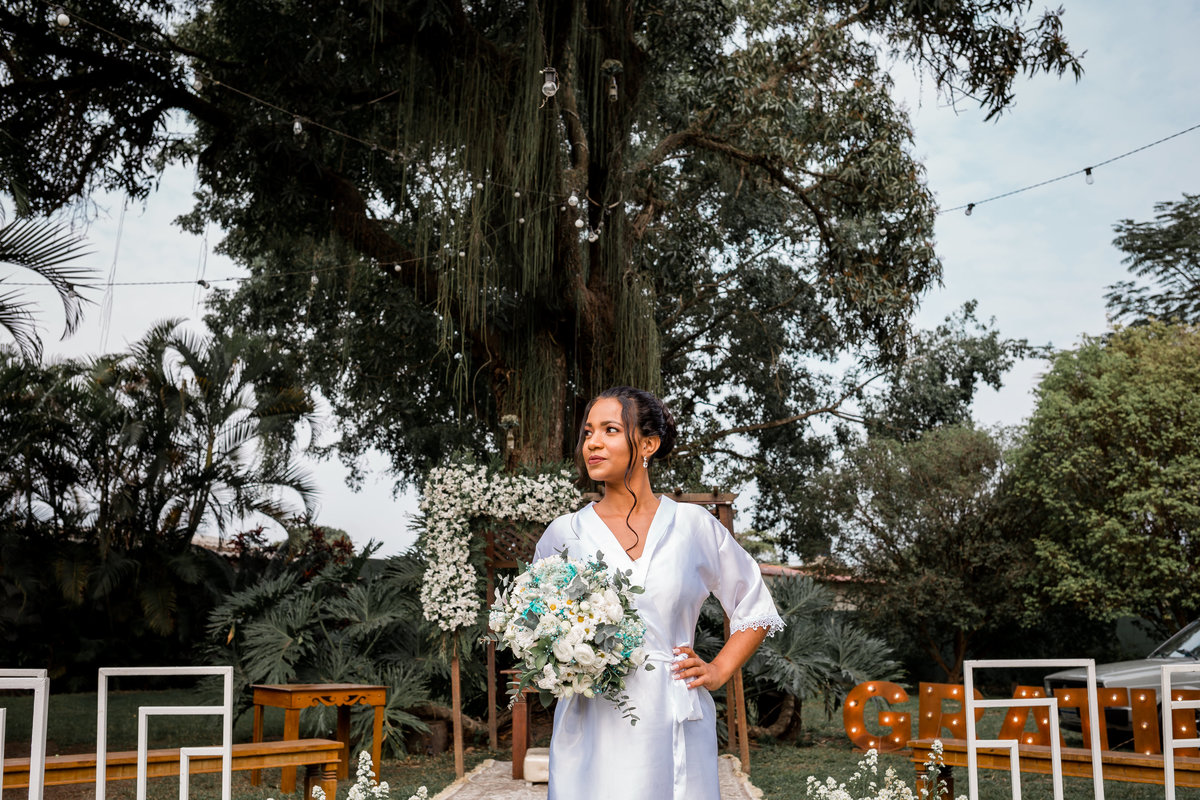 Making Of de noiva no Jardins do Chalé em São Gonçalo