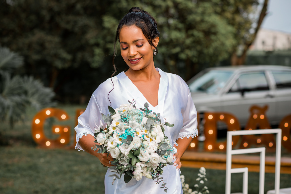 Making Of de noiva no Jardins do Chalé em São Gonçalo