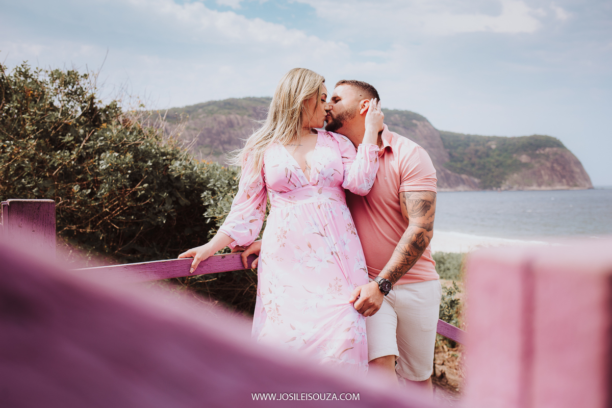Ensaio de casal no quiosque harmonia  na Praia de Camboinhas