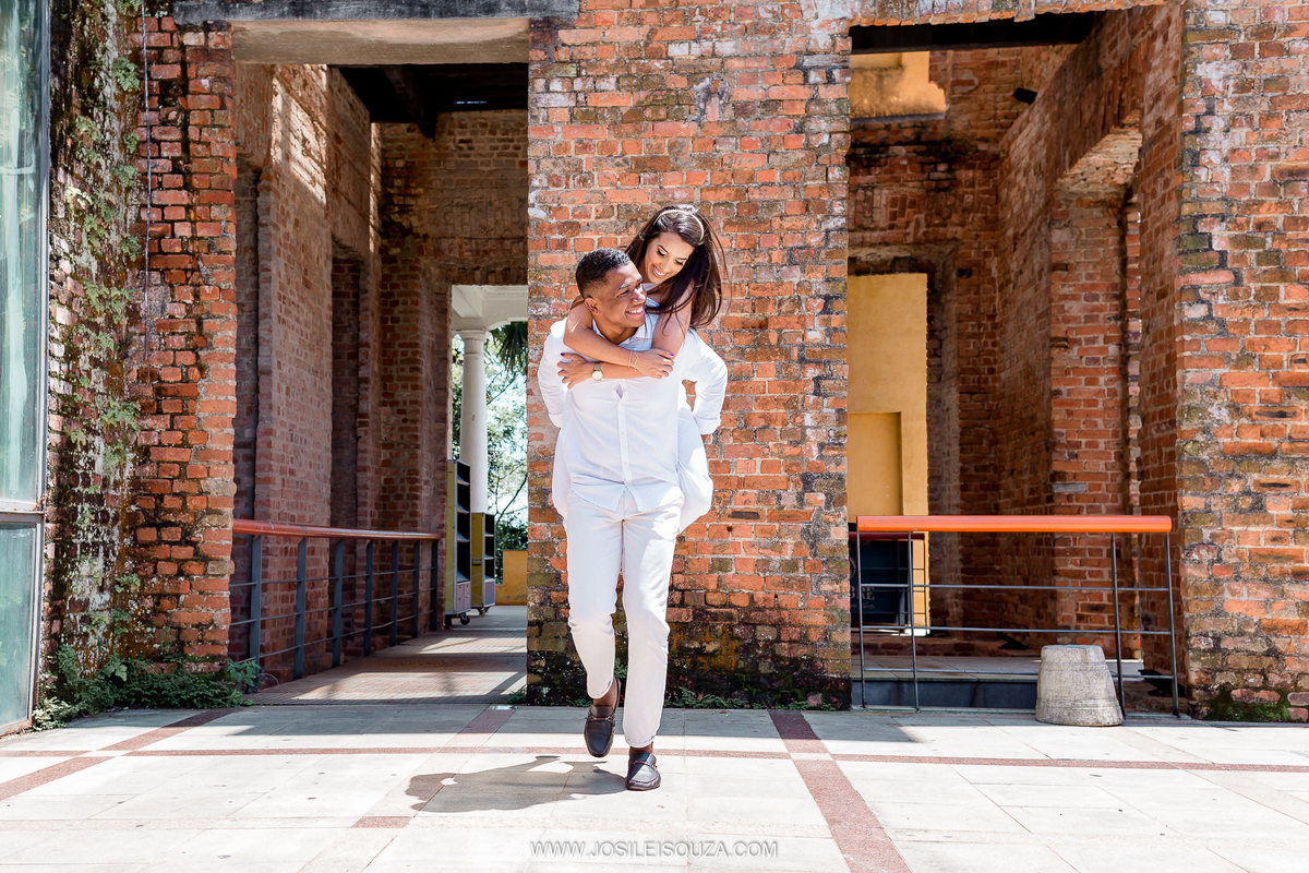 Ensaio Pré Wedding no Parque das Ruínas em Santa Teresa - RJ