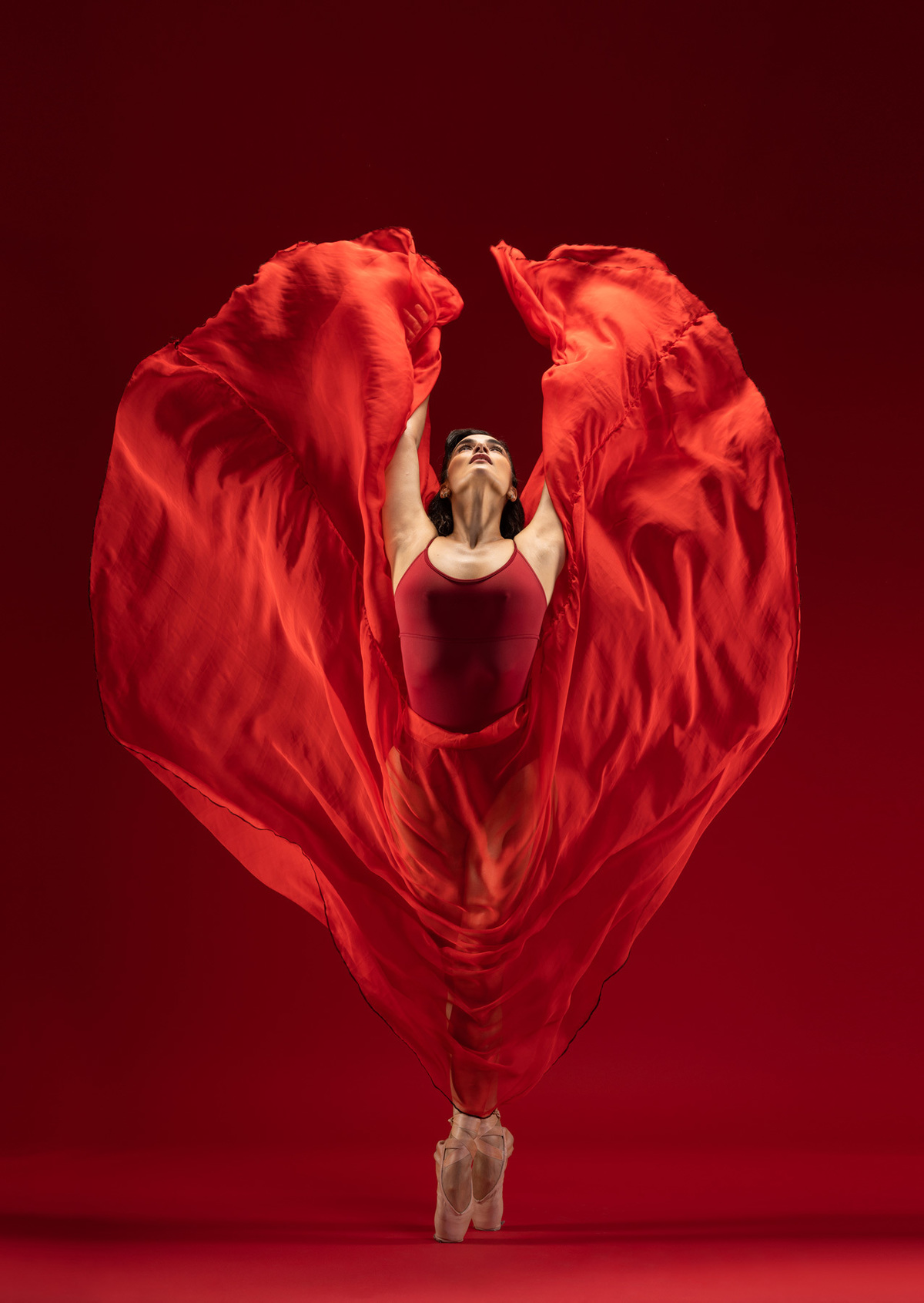 Bailarina Juliana Amorim em ensaio fotográfico de balé feito por Romero Cruz
