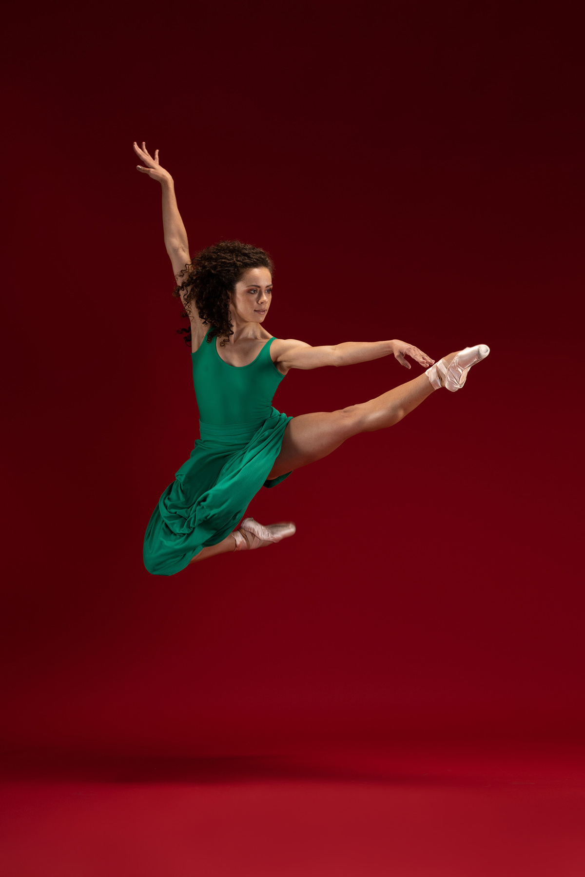 Bailarina Thaís Lima fotografada pelo fotógrafo Romero Cruz no ensaio fotográfico Arte, Cores e Movimentos!
