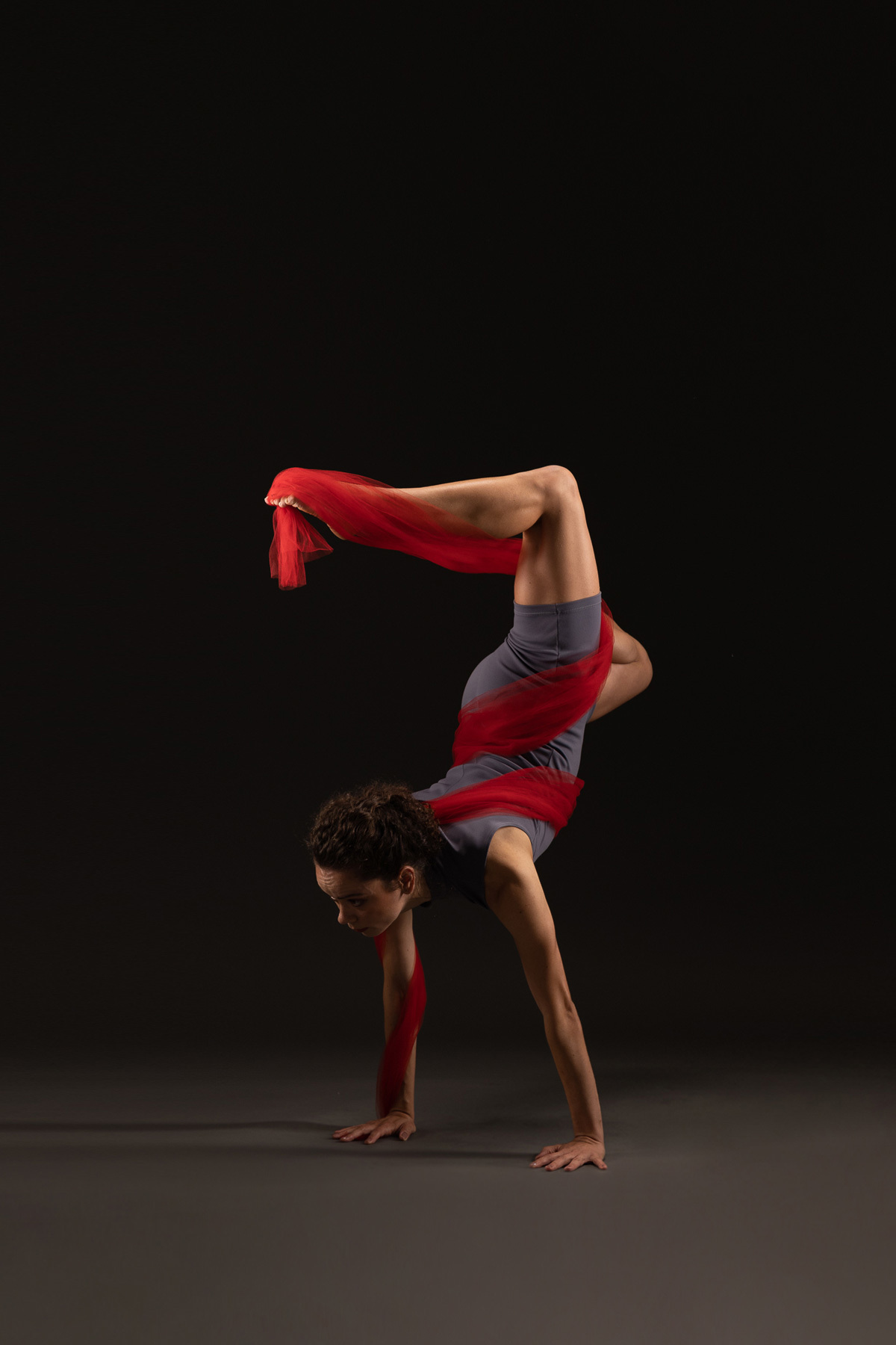 Thaís Lima, fotografada pelo fotógrafo Romero Cruz no projeto fotográfico Arte, Cores e Movimentos!
