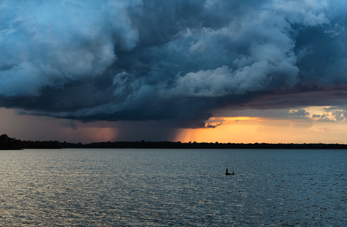 Formação de chuvas fortes na Ilha do Marajó, na fotografia de Romero Cruz