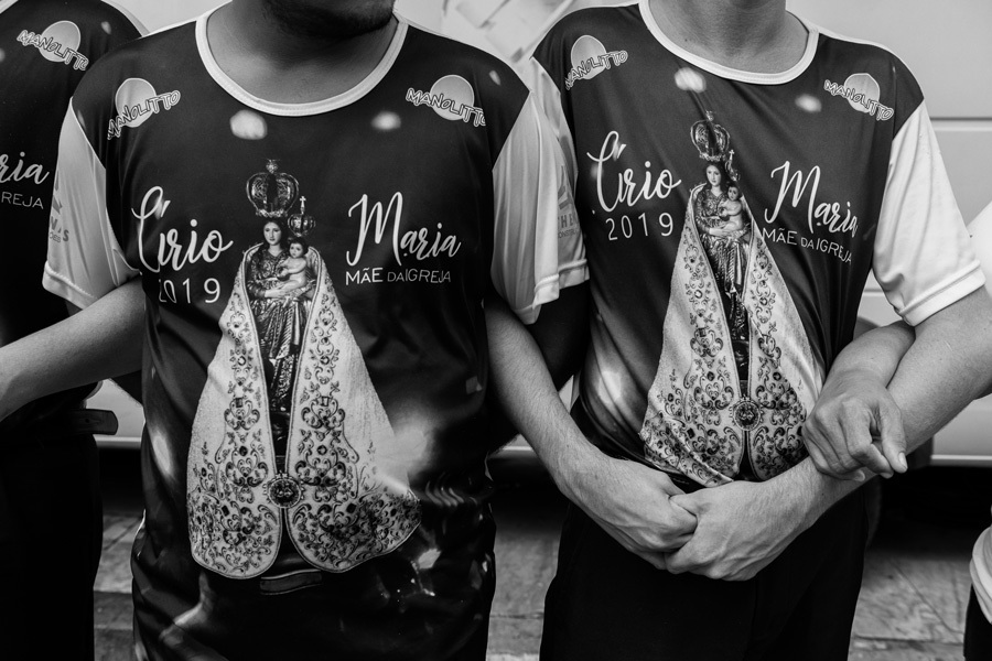 Guardas voluntários da imagem peregrinam de Nosa Senhora de Nazaré durante o Círio em Belém trabalho importante para a organização da festa do Círio. Foto de Romero Cruz