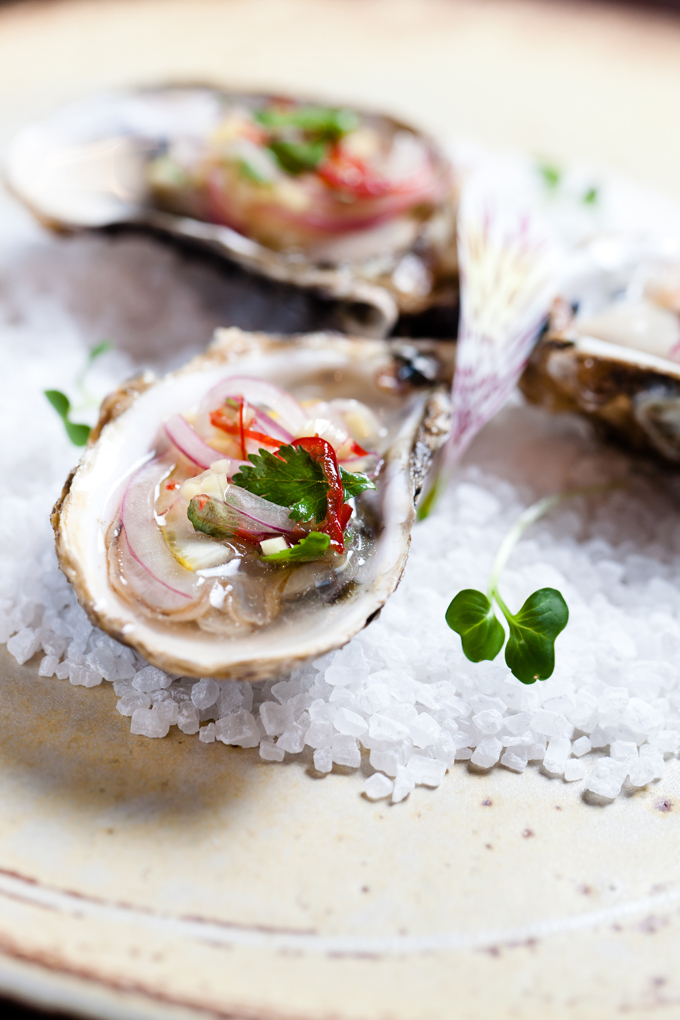 Deliciosa ostra na foto feita pelo fotógrafo de gastronomia Romero Cruz em Florianópolis Santa Catarina