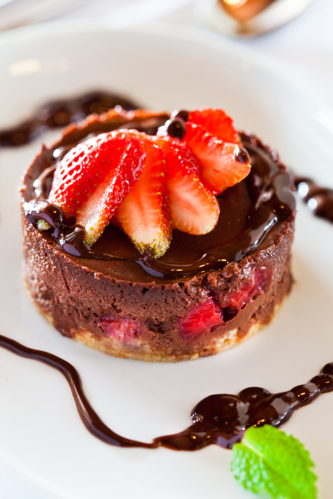 Delícia de morango na fotografia de Romero Cruz fotógrafo de gastronomia