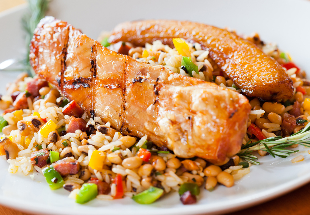 Fotografia de gastronomia da costela de tambaqui do restaurante banzeiro em Manaus-AM feita pelo fotógrafo profissional Romero Cruz