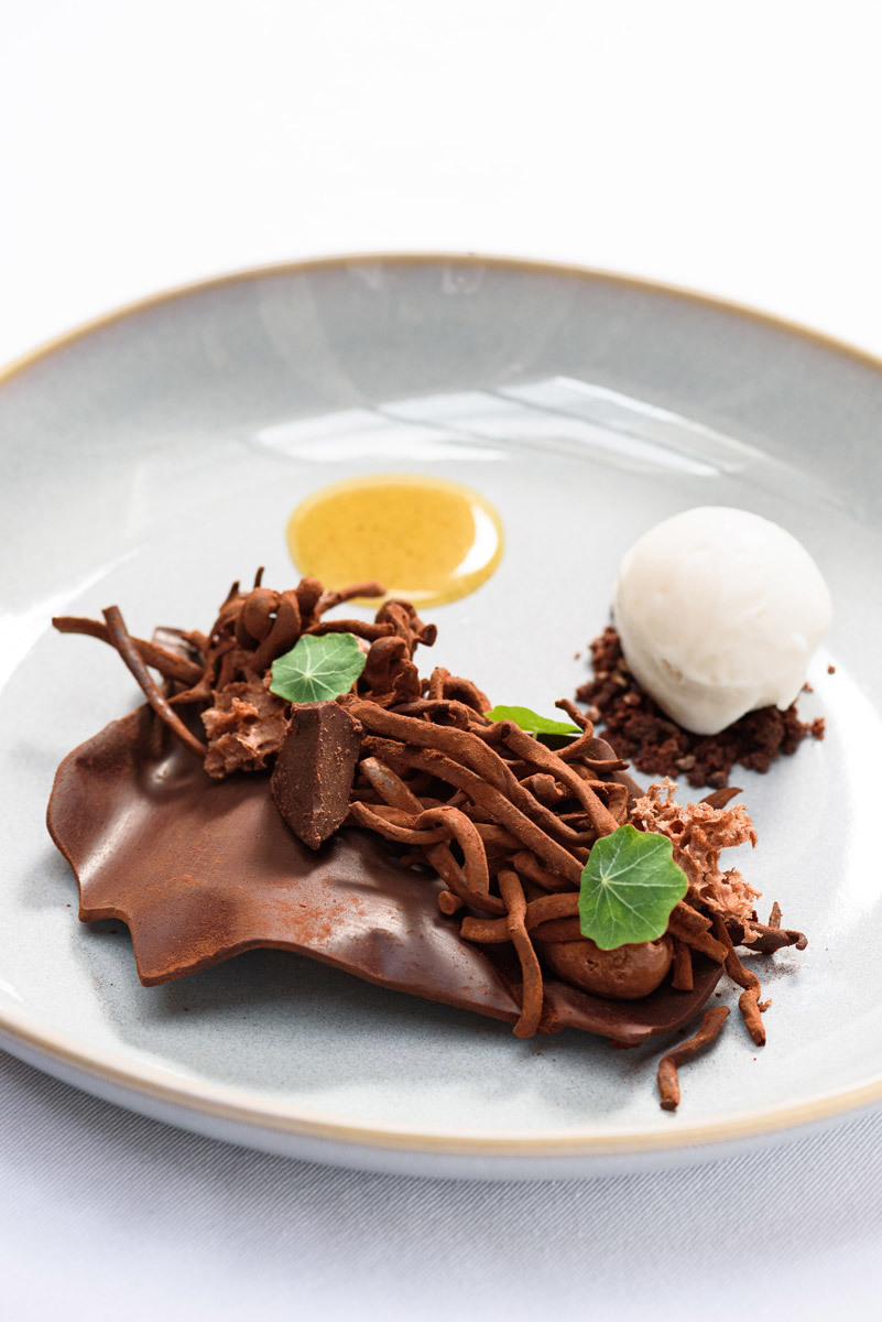 sobremesa de cacau e cumaru fotografada pelo fotógrafo Romero Cruz