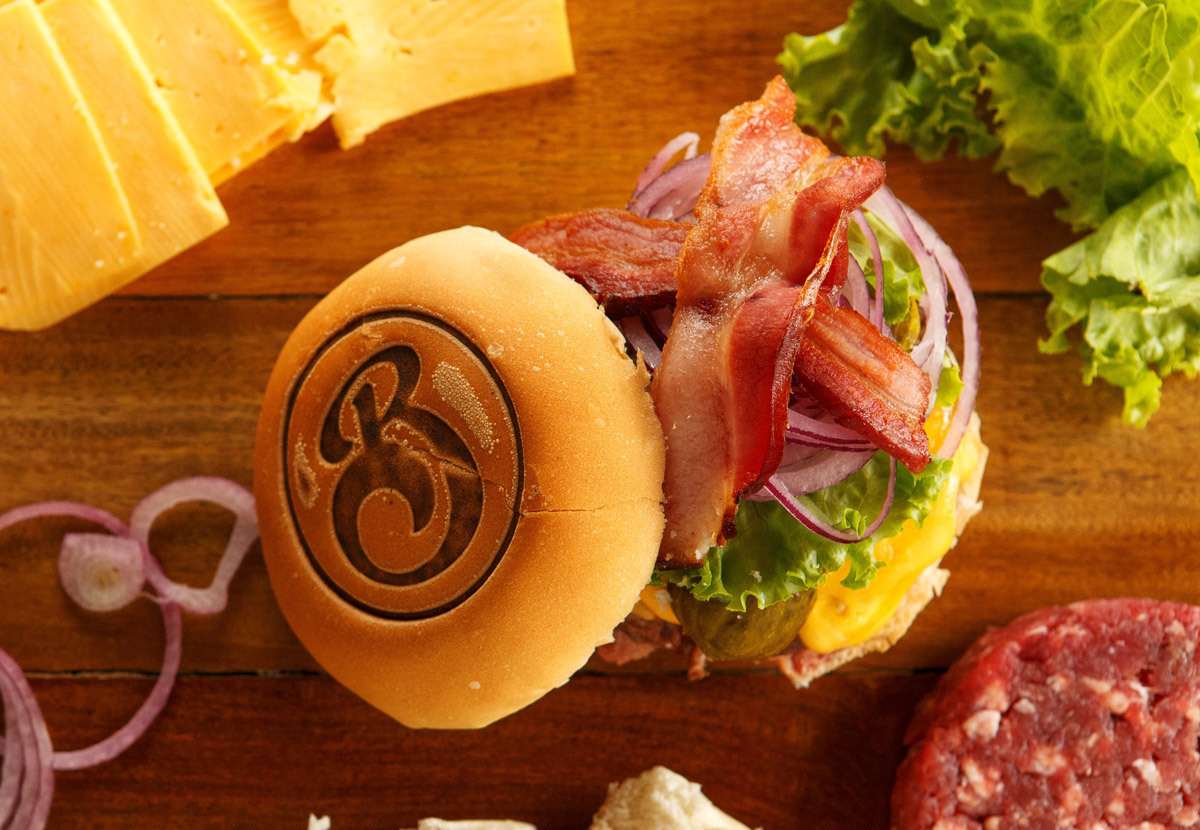 Hambúrguer bronco da hamburgueria Bronco de campinas na fotografia de Romero Cruz