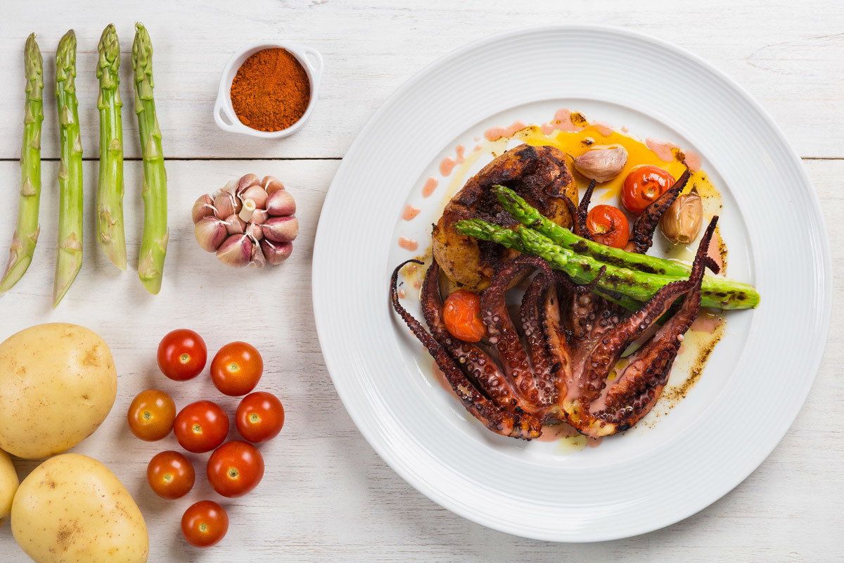 Polvo grelhado fotografado por Romero Cruz