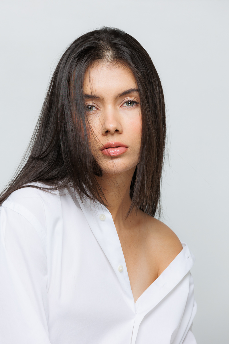 Ensaio fotográfico da modelo Camilla Gomide feito pelo fotógrafo Romero Cruz