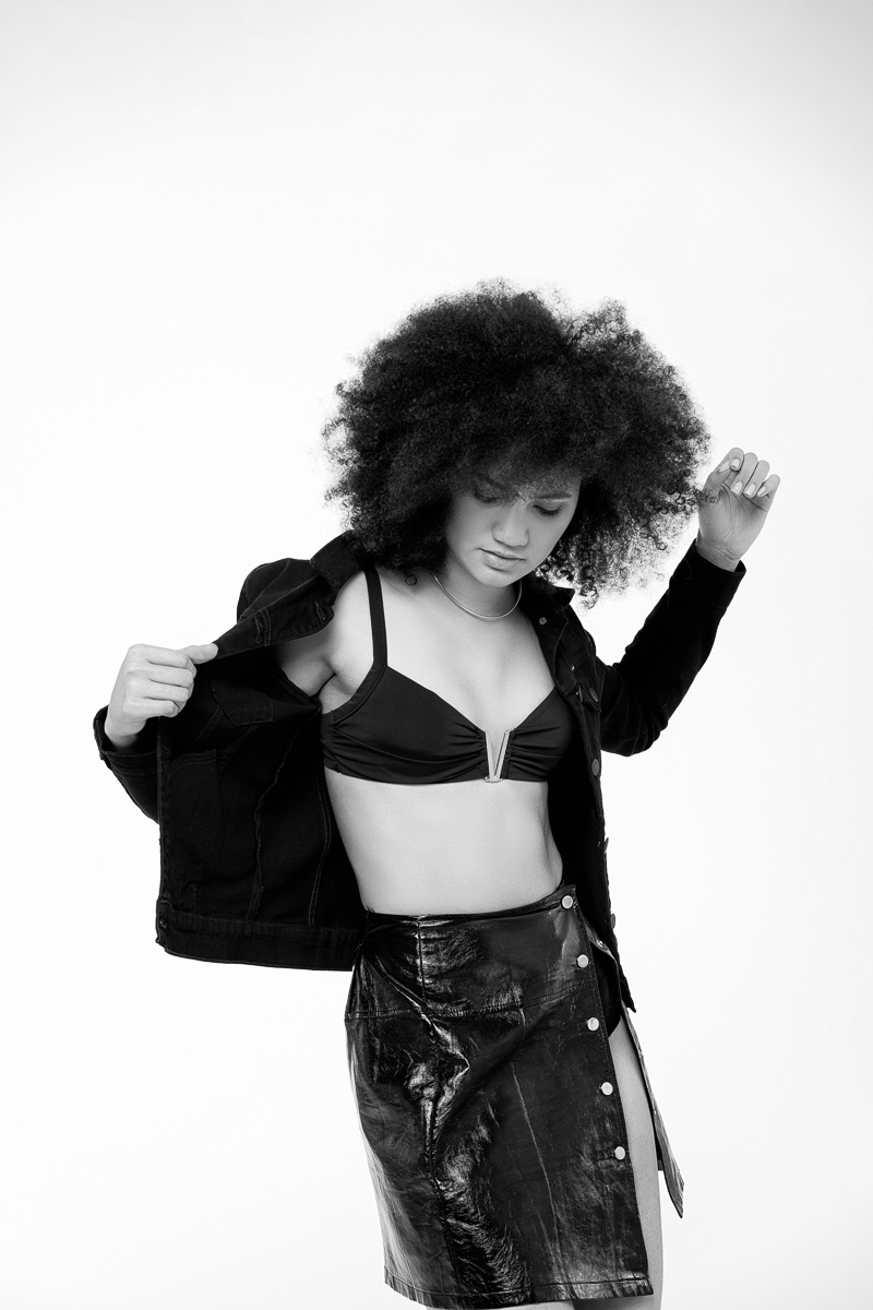 Book de fotos da modelo Fernanda Rayka pela lente do fotógrafo Romero Cruz