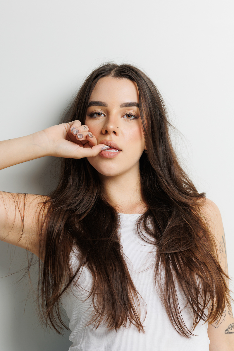 Gabriela Bastian fotografada pelo fotógrafo Romero Cruz em seu estúdio em São Paulo