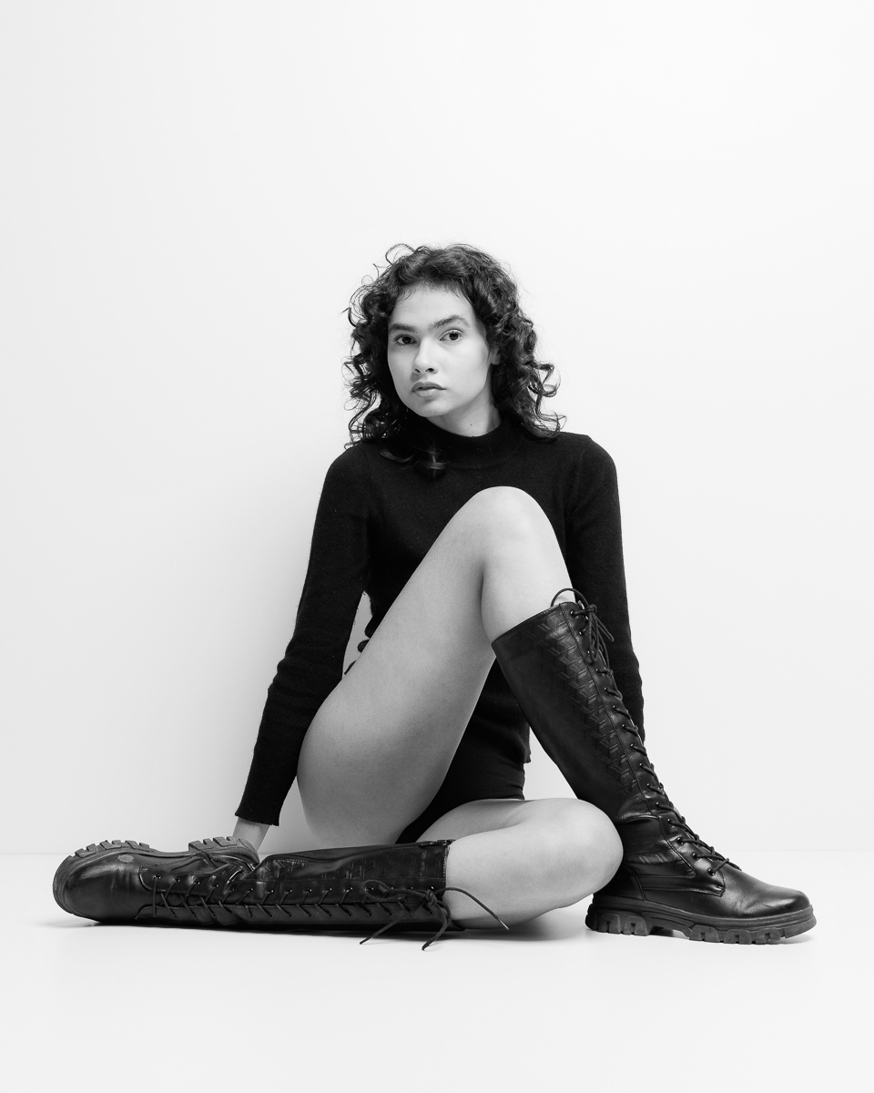 Modelo Fernanda Bellini em ensaio fotográfico pelo fotógrafo Romero Cruz