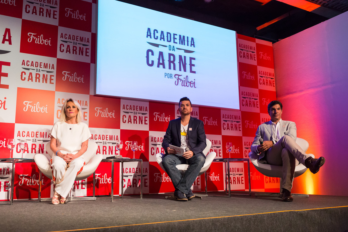 Fotógrafo Romero Cruz fotografando o evento Academia da Carne da Friboi