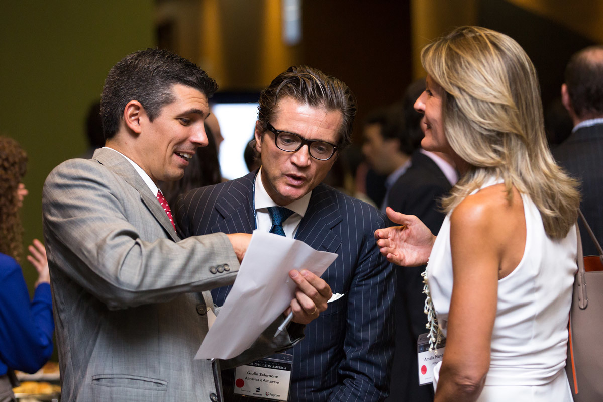 Fotografia dos bastidores de evento da Frost & Sullivan em São Paulo fotografado por Romero Cruz