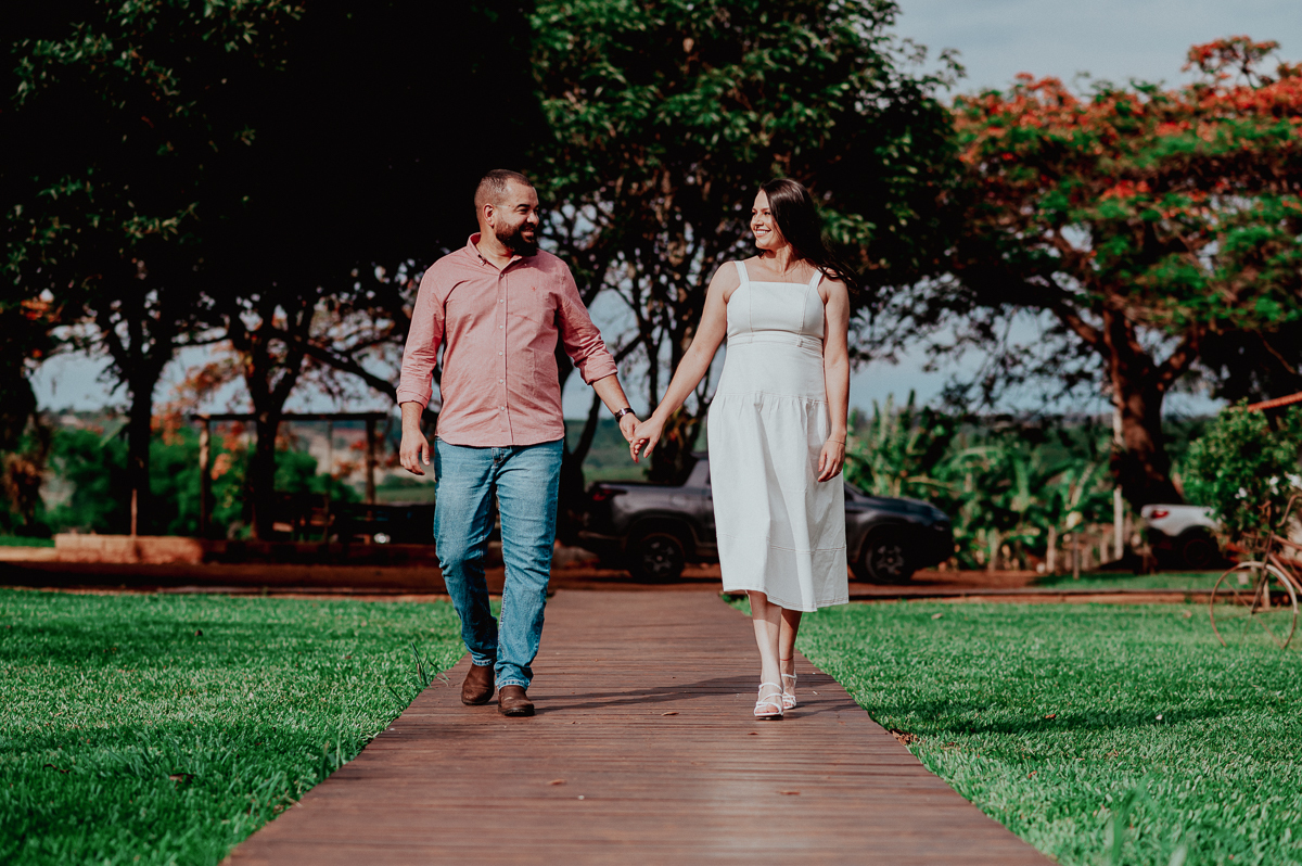 Ensaio namoro Flávia e Rafael , fotos de casal , noivas 2024 , noivas 2025 , Wellington Guimarães Fotógrafo