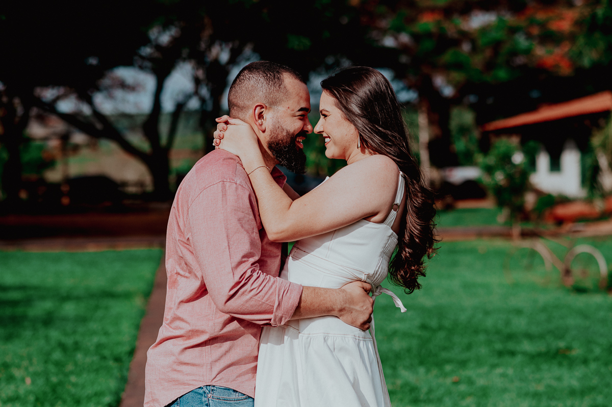 Ensaio namoro Flávia e Rafael , fotos de casal , noivas 2024 , noivas 2025 , Wellington Guimarães Fotógrafo