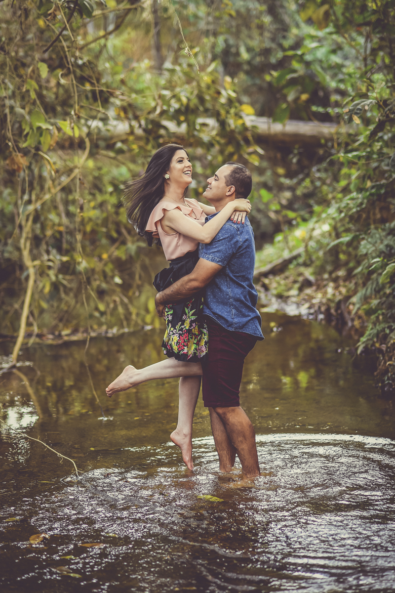 ensaio de casal, sessão namoro Franklin e Talita, casais 2018, casamento Patos de Minas-MG, lindas fotos de casal, Wellington Guimarães Fotógrafo