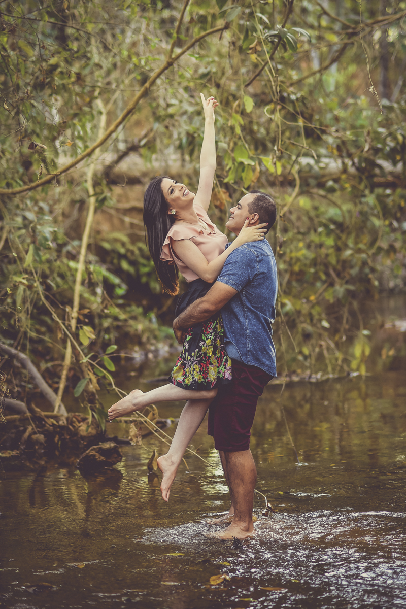 ensaio de casal, sessão namoro Franklin e Talita, casais 2018, casamento Patos de Minas-MG, lindas fotos de casal, Wellington Guimarães Fotógrafo