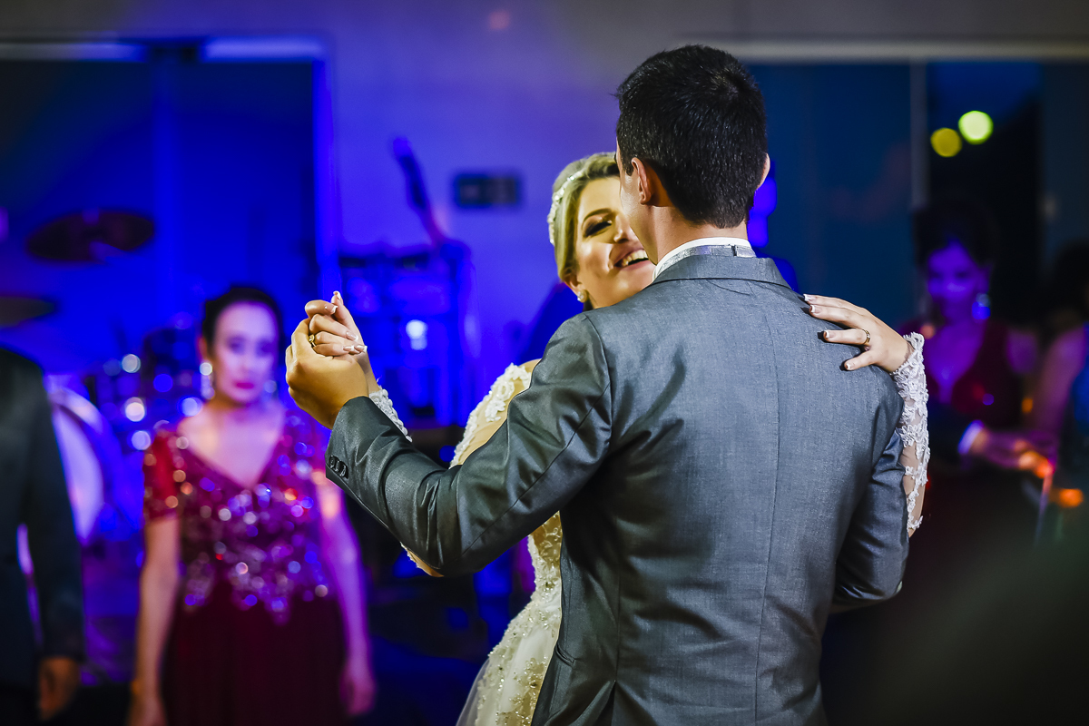 Casamento Letícia e Bruno, Igreja dos Capuchinhos, Patos de Minas-MG, Fotógrafo Wellington Guimarães