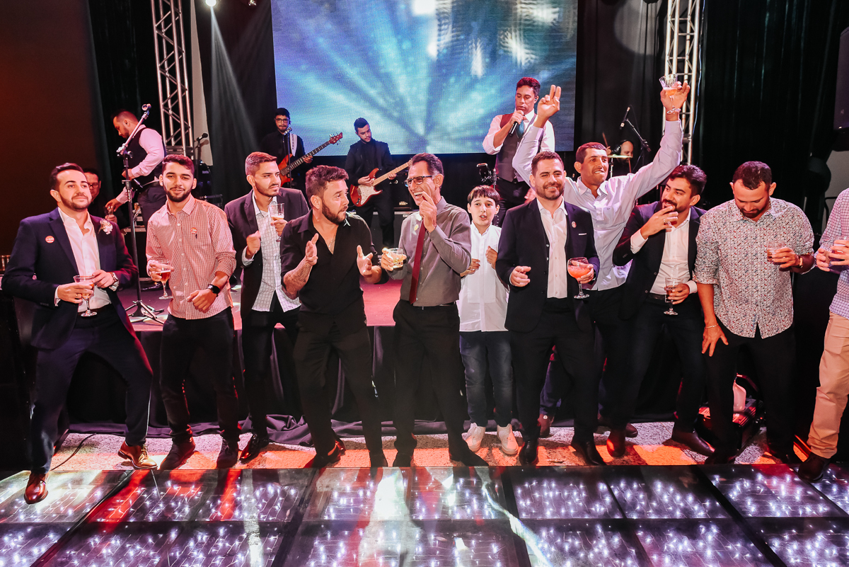 Casamento Ana e Vitor, vestido de noiva, noivas do brasil, noivas 2021, noivas 2022, casamentos pelo brasil, decoração de casamento, Wellington Guimarães Fotógrafo, Patos de Minas-MG