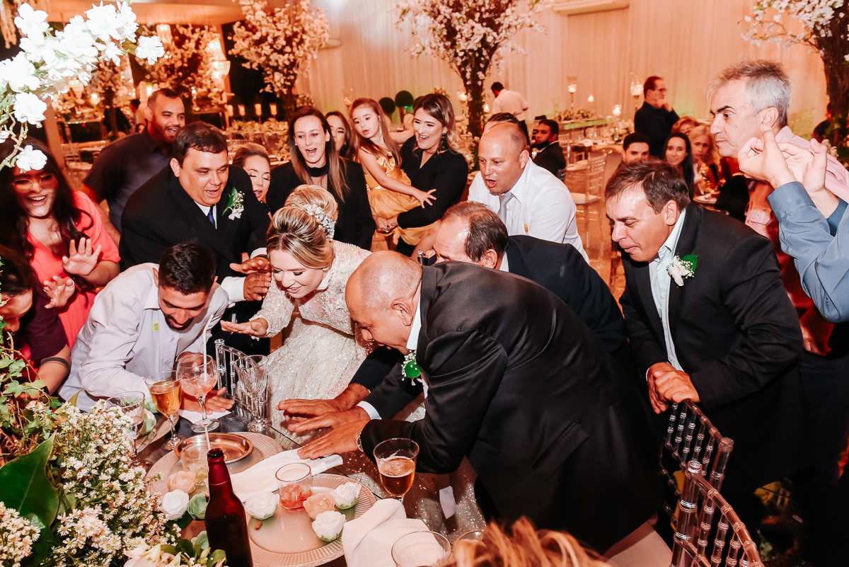 Casamento Ana e Vitor, vestido de noiva, noivas do brasil, noivas 2021, noivas 2022, casamentos pelo brasil, decoração de casamento, Wellington Guimarães Fotógrafo, Patos de Minas-MG