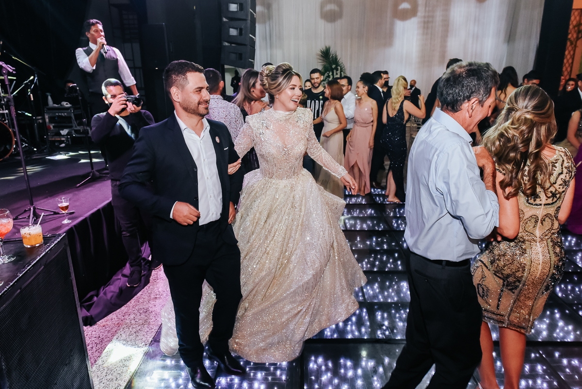 Casamento Ana e Vitor, vestido de noiva, noivas do brasil, noivas 2021, noivas 2022, casamentos pelo brasil, decoração de casamento, Wellington Guimarães Fotógrafo, Patos de Minas-MG