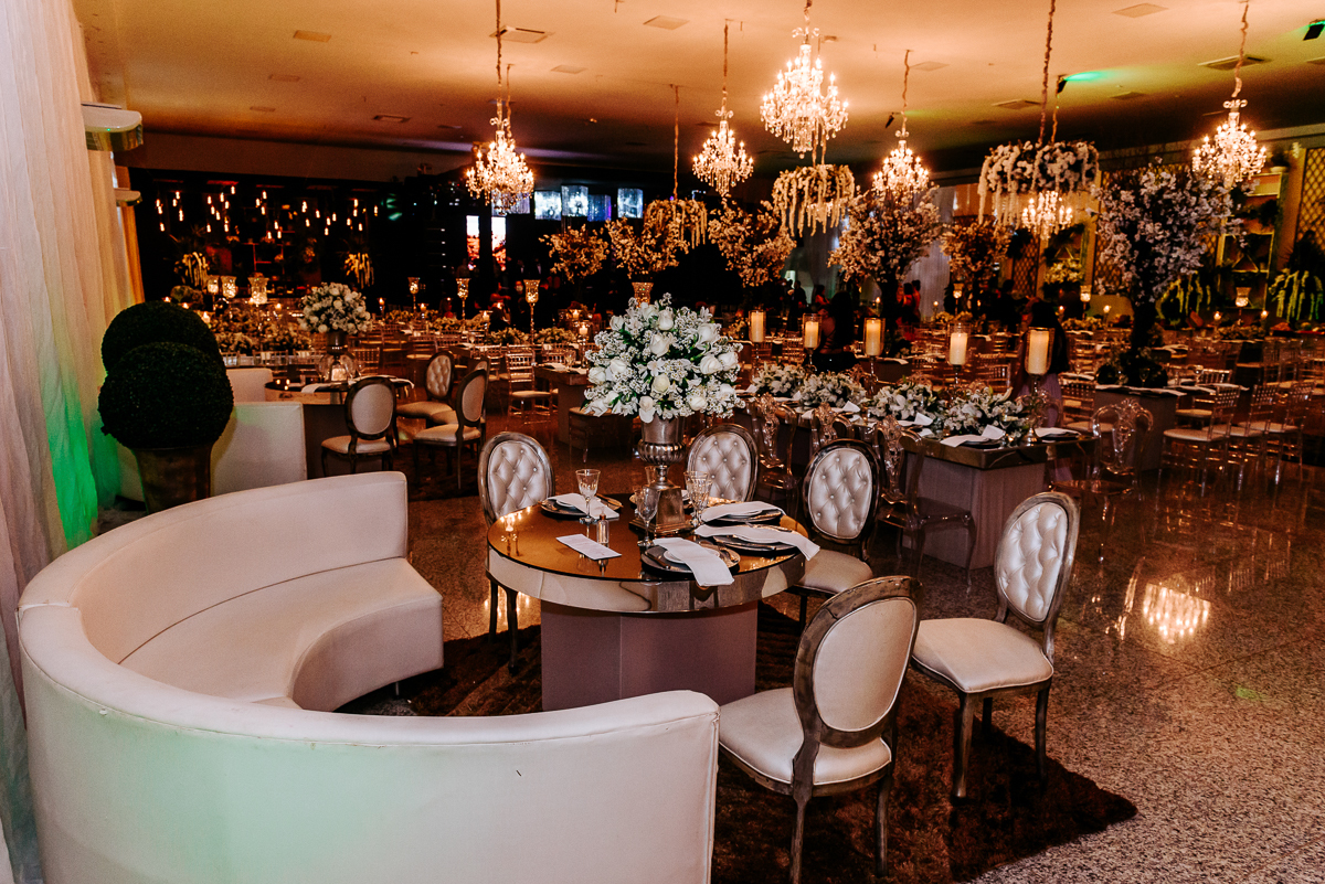 Casamento Ana e Vitor, vestido de noiva, noivas do brasil, noivas 2021, noivas 2022, casamentos pelo brasil, decoração de casamento, Wellington Guimarães Fotógrafo, Patos de Minas-MG