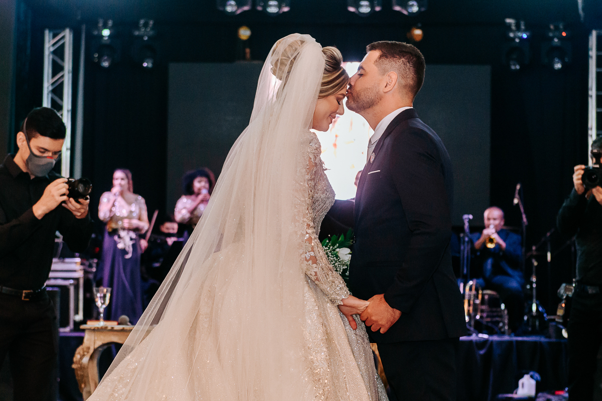 Casamento Ana e Vitor, vestido de noiva, noivas do brasil, noivas 2021, noivas 2022, casamentos pelo brasil, decoração de casamento, Wellington Guimarães Fotógrafo, Patos de Minas-MG