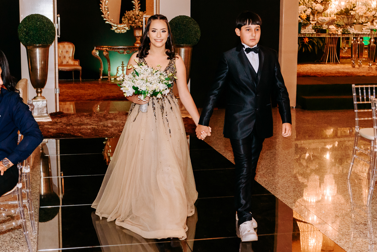 Casamento Ana e Vitor, vestido de noiva, noivas do brasil, noivas 2021, noivas 2022, casamentos pelo brasil, decoração de casamento, Wellington Guimarães Fotógrafo, Patos de Minas-MG