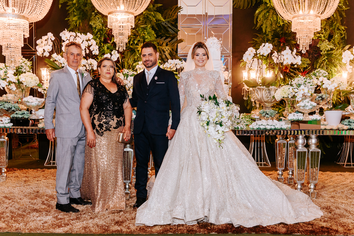 Casamento Ana e Vitor, vestido de noiva, noivas do brasil, noivas 2021, noivas 2022, casamentos pelo brasil, decoração de casamento, Wellington Guimarães Fotógrafo, Patos de Minas-MG