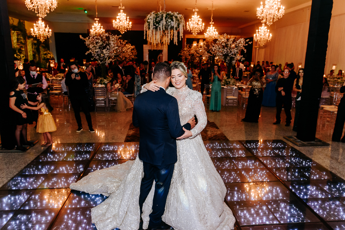 Casamento Ana e Vitor, vestido de noiva, noivas do brasil, noivas 2021, noivas 2022, casamentos pelo brasil, decoração de casamento, Wellington Guimarães Fotógrafo, Patos de Minas-MG