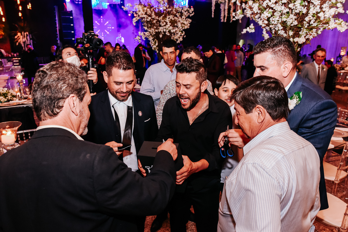 Casamento Ana e Vitor, vestido de noiva, noivas do brasil, noivas 2021, noivas 2022, casamentos pelo brasil, decoração de casamento, Wellington Guimarães Fotógrafo, Patos de Minas-MG