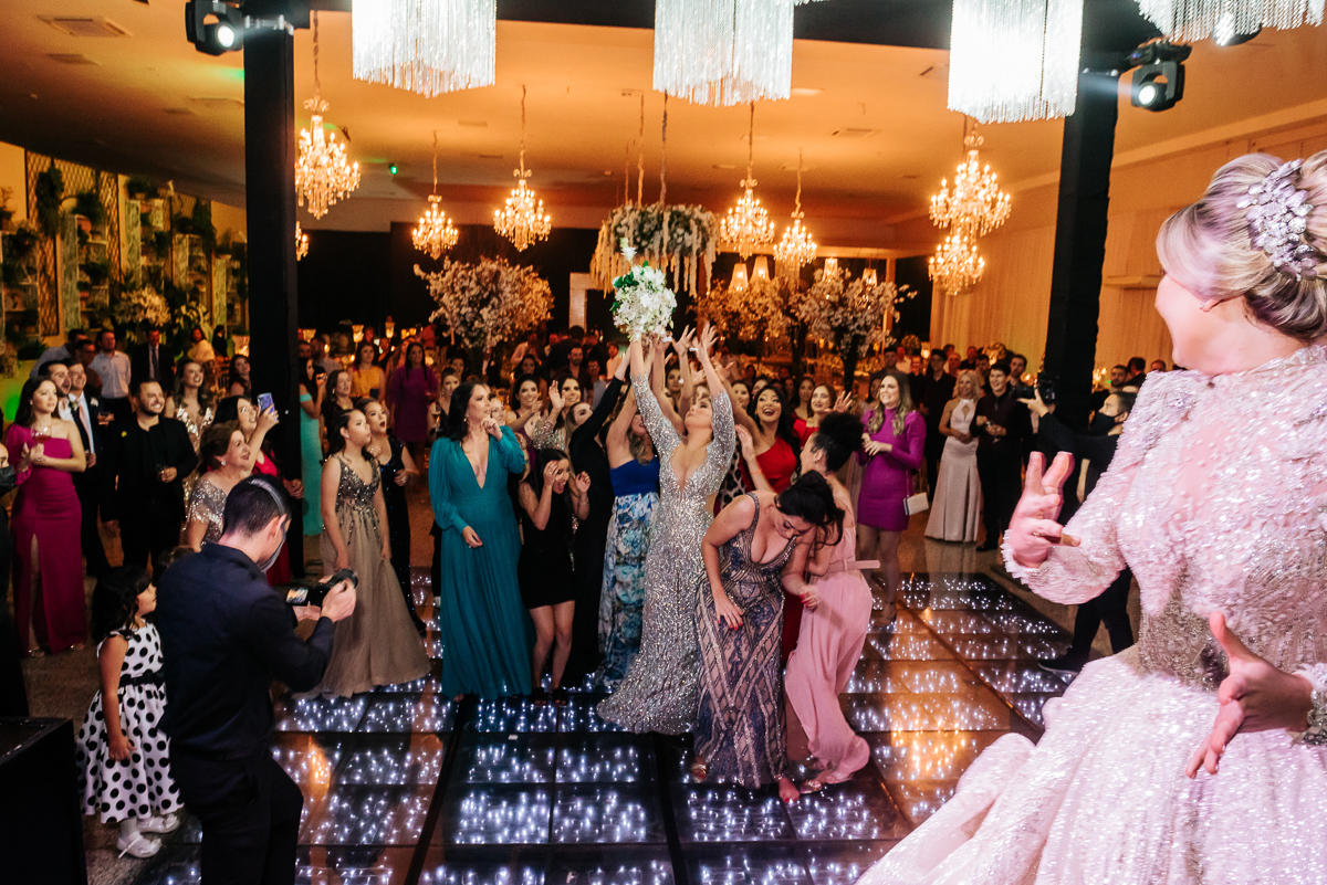 Casamento Ana e Vitor, vestido de noiva, noivas do brasil, noivas 2021, noivas 2022, casamentos pelo brasil, decoração de casamento, Wellington Guimarães Fotógrafo, Patos de Minas-MG