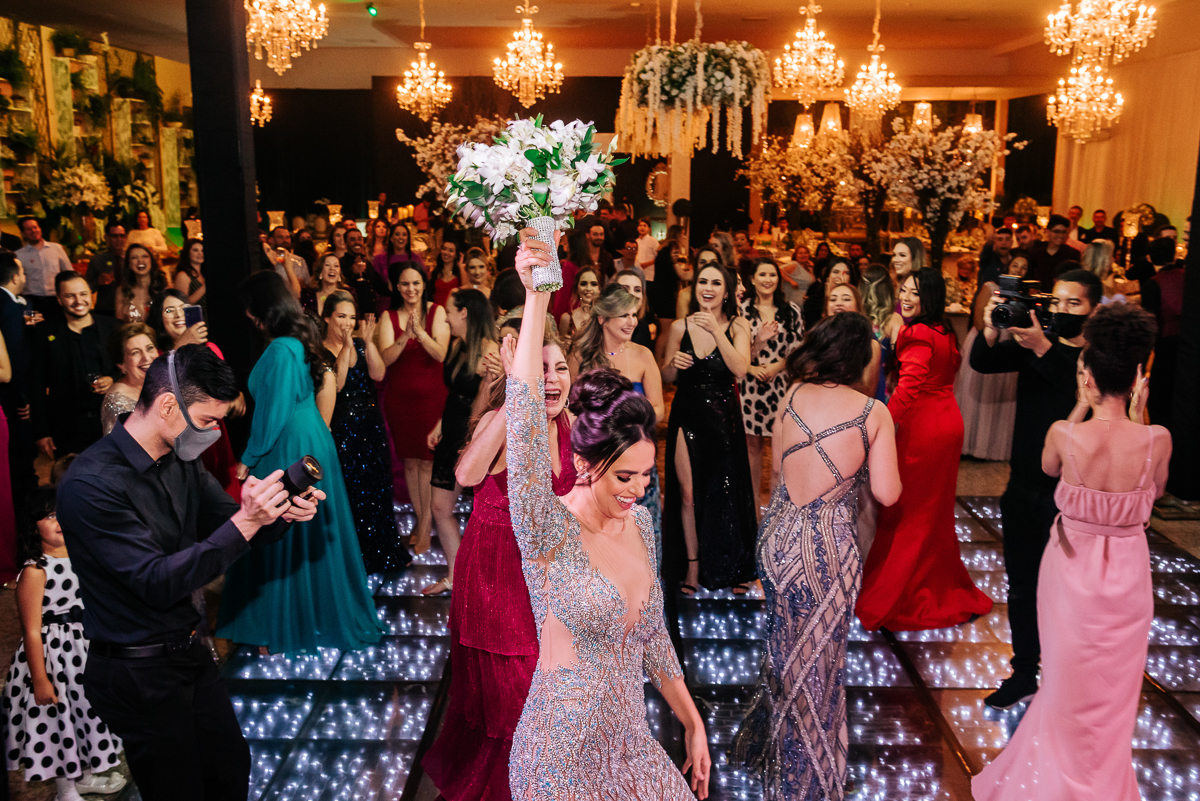 Casamento Ana e Vitor, vestido de noiva, noivas do brasil, noivas 2021, noivas 2022, casamentos pelo brasil, decoração de casamento, Wellington Guimarães Fotógrafo, Patos de Minas-MG