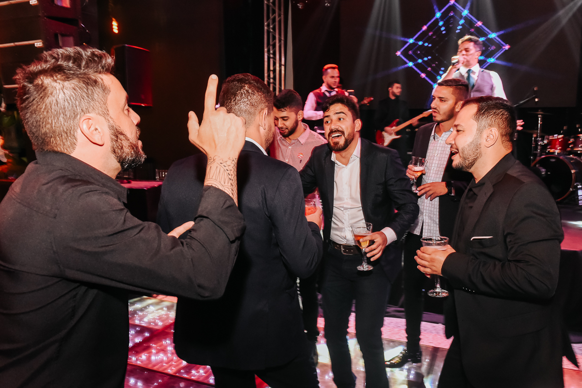 Casamento Ana e Vitor, vestido de noiva, noivas do brasil, noivas 2021, noivas 2022, casamentos pelo brasil, decoração de casamento, Wellington Guimarães Fotógrafo, Patos de Minas-MG