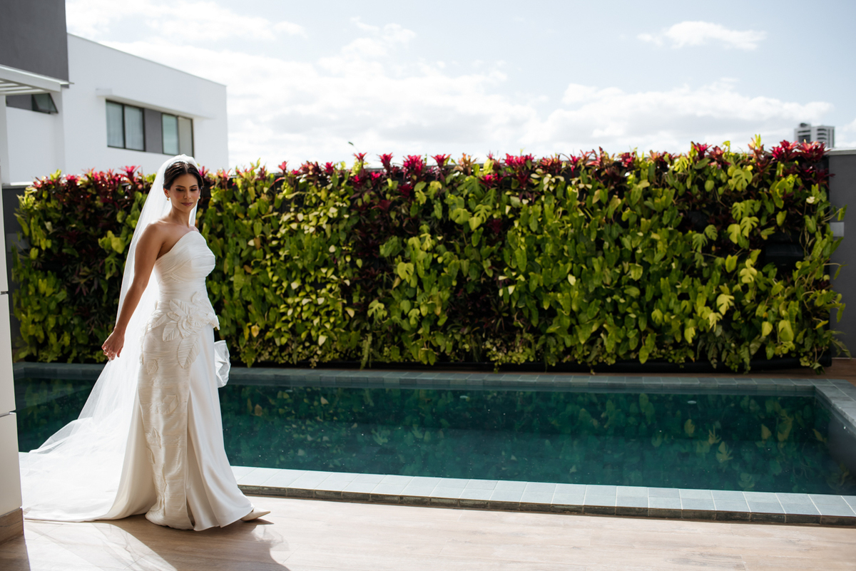 Retrato artístico da noiva em casamento de luxo