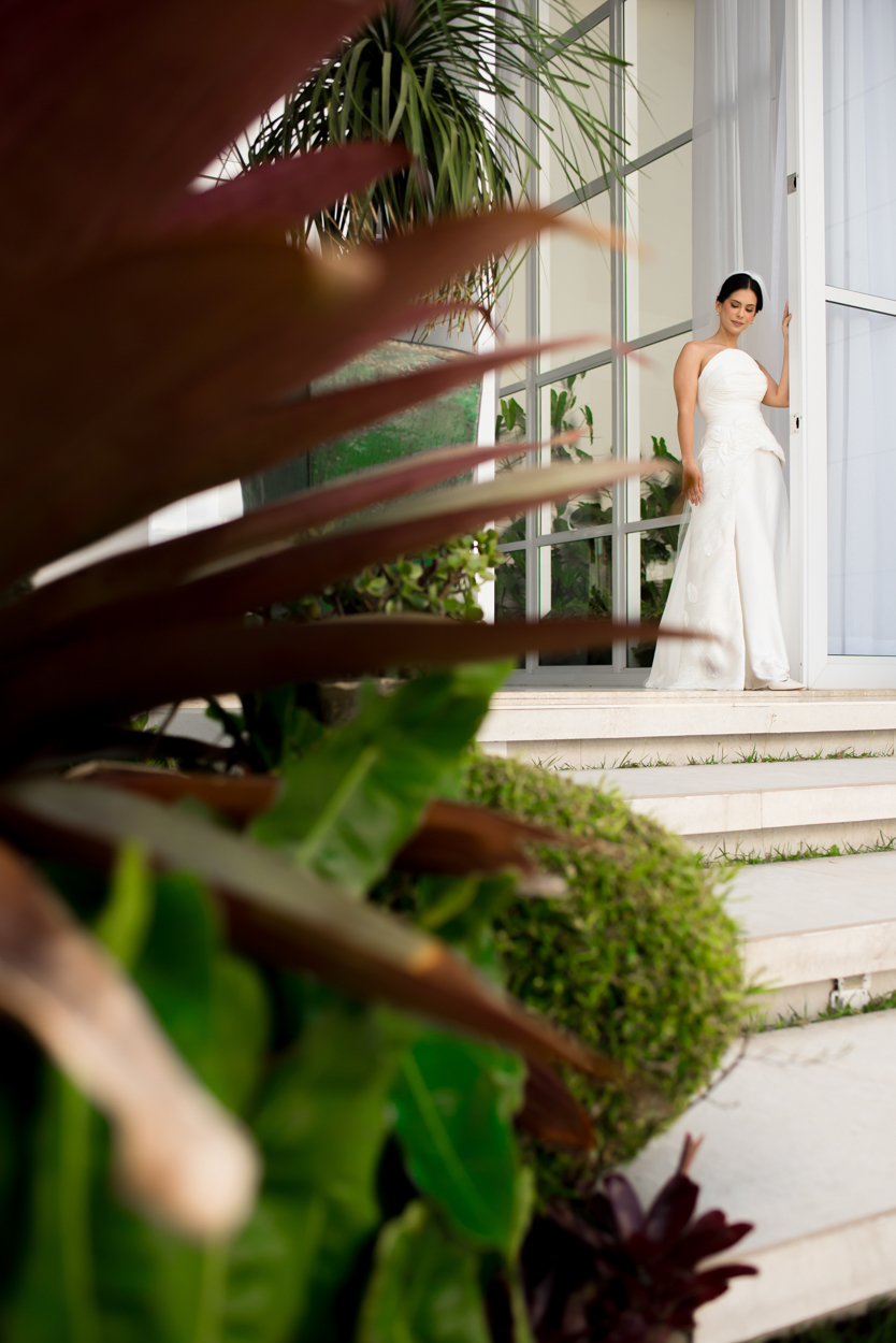 Retrato artístico da noiva em casamento de luxo